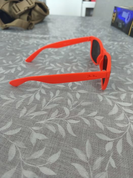 Óculos de sol.          .