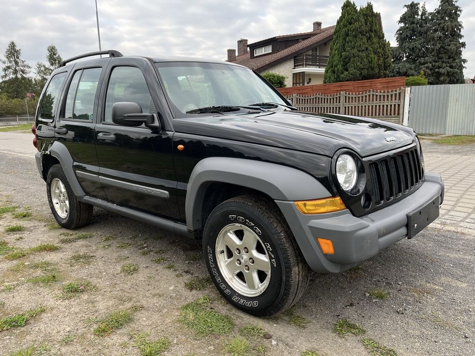 Jeep Cherokee KJ 2.4 ben 05r 140tys km
