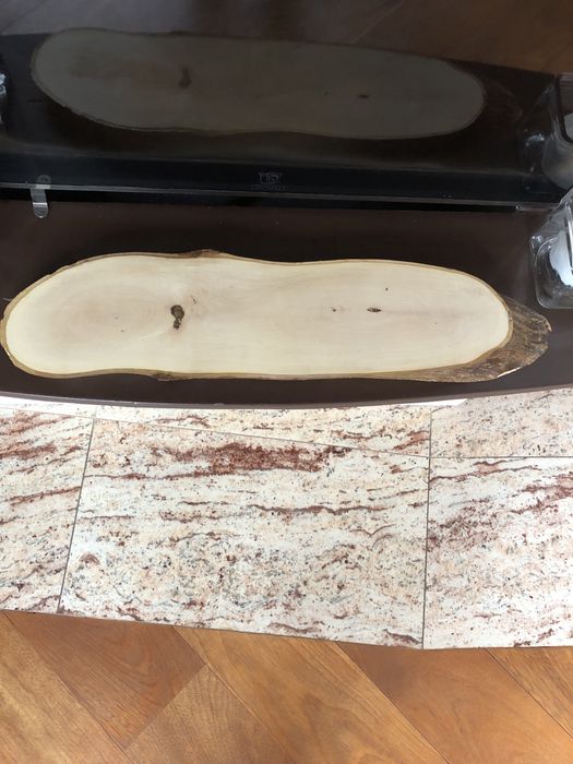 Deska dekoracyjna z drzewa orzecha włoskiego