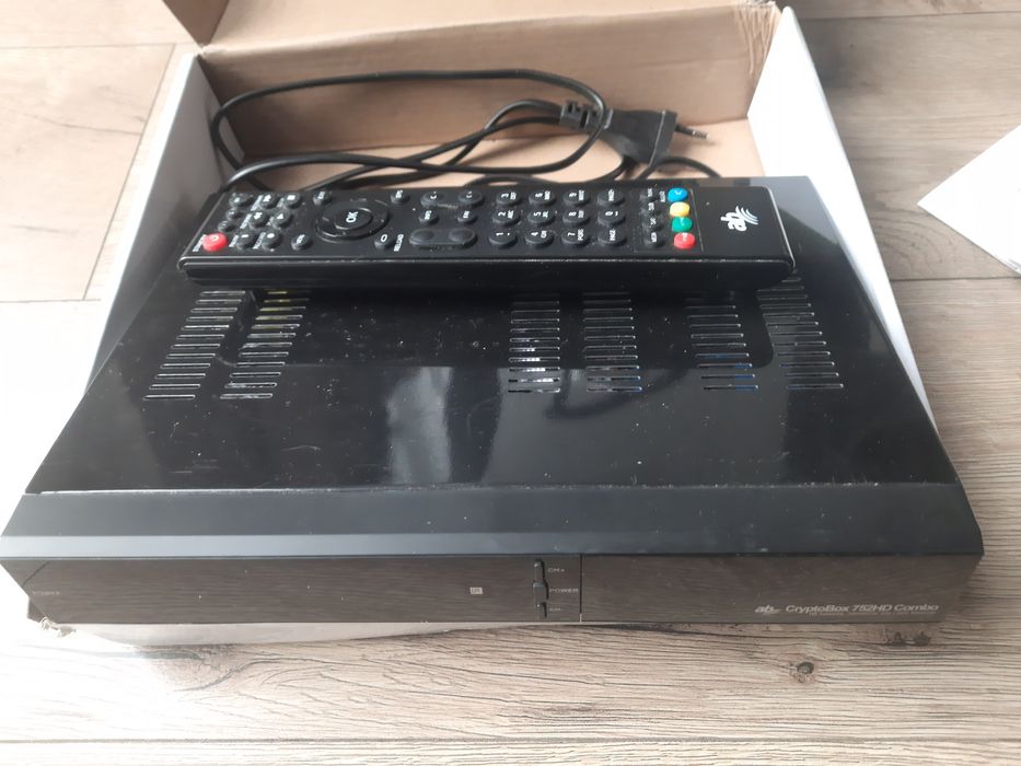 Tuner TV naziemnej i satelitarnej