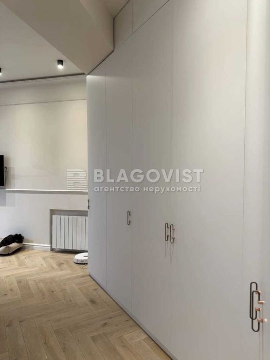 Продаж 2-х кімн кв-ри вул.Антонова Авіаконструктора, 2/32 к1 Сталінка