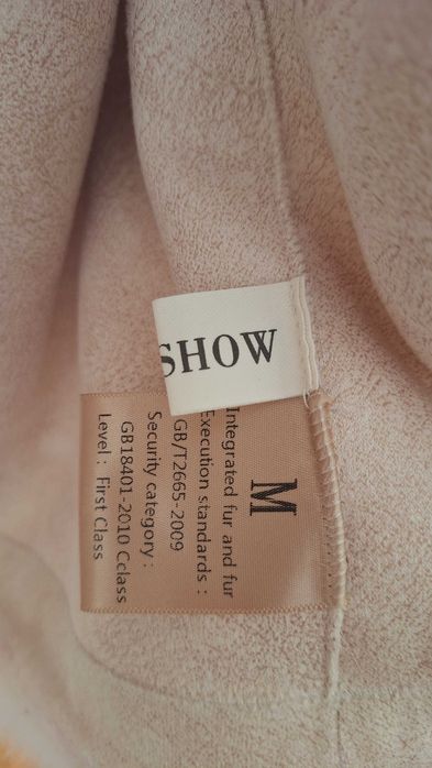 Продаю шубку молочний колiр розмiр.M,L