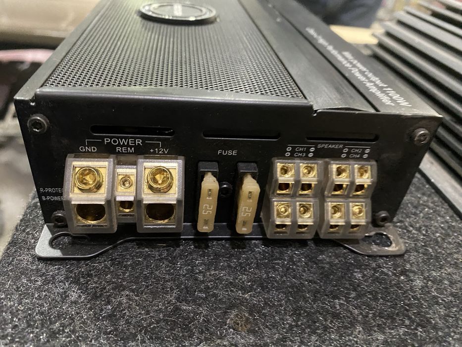 Усилитель 4х канальный DEKCER 4.100