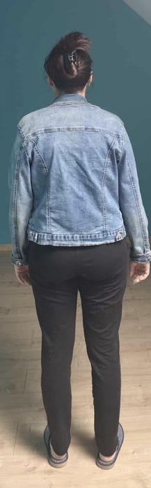 Kurtka jeansowa przetarcia