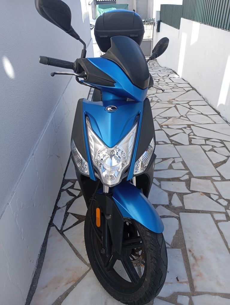 Scooter 125 bom estado