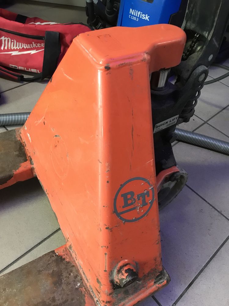 Wózek paletowy Toyota BT