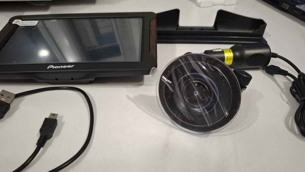 GPS навигатор Pioneer PI 750