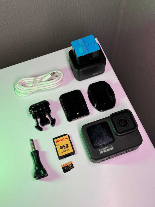 Екшн-камера GoPro Hero 9 з зарядною станцією