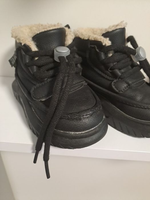 Зимові ботинки, демісезонні та уггі