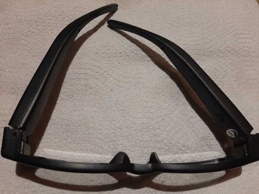 Ukryta mini kamera szpiegowska - okulary lub pendrive