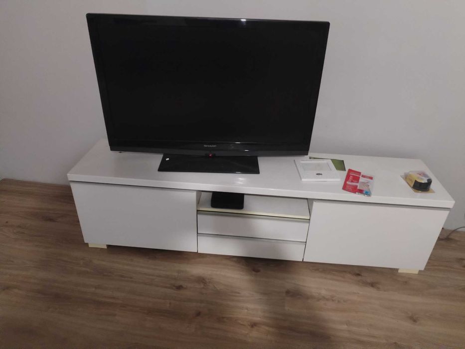 Regał pod tv  180 cm