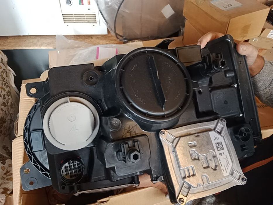 Farol Jaguar Novo LR028476