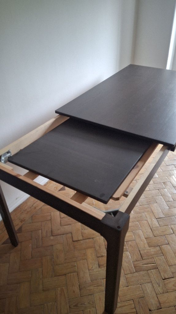 Mesa expansível.