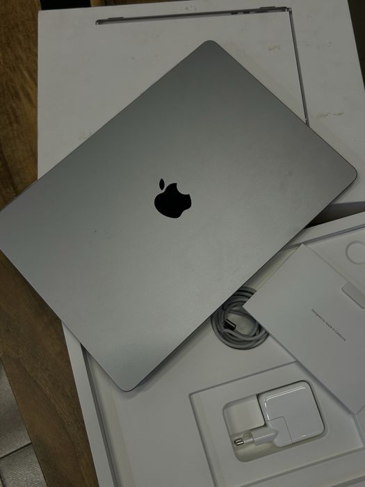 Apple MacBook Air 15" M3 8/256GB Space Gray (MRYM3) 2024