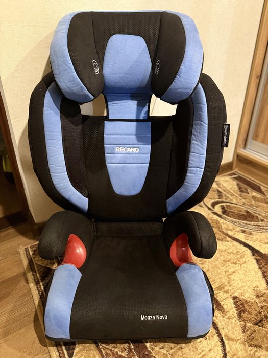 Продам дитяче автокрісло Recaro Monza Nova 2