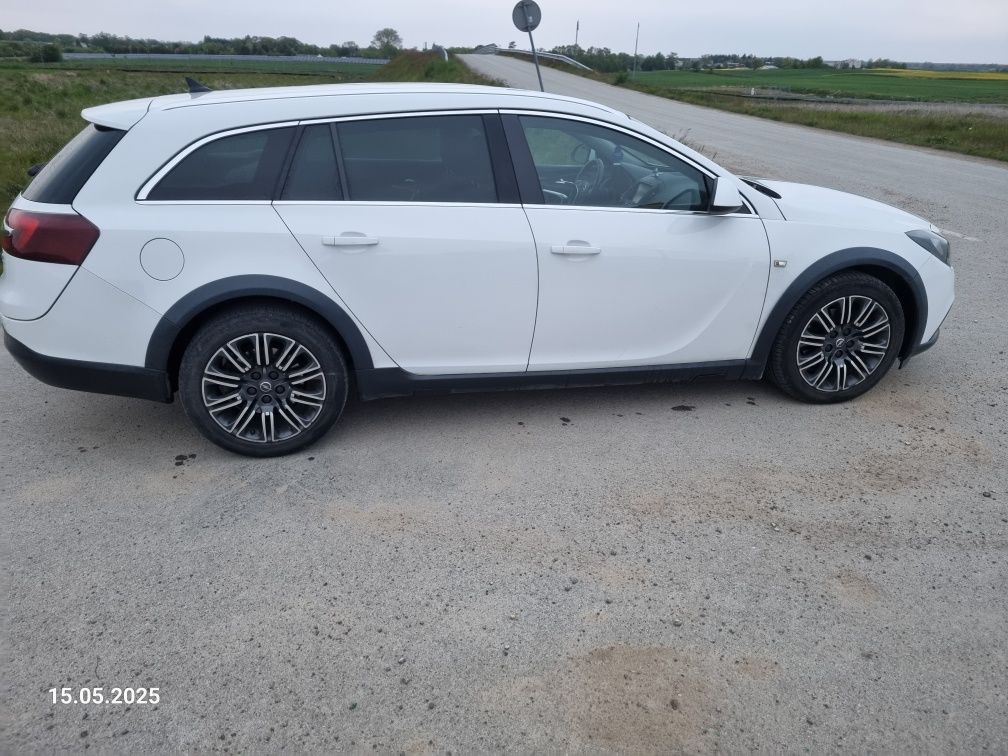Opel insignia 2.0cdti country 4x4