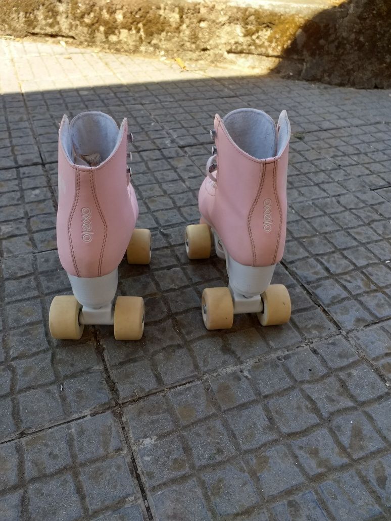 Patins com 4 rodas cor de rosa