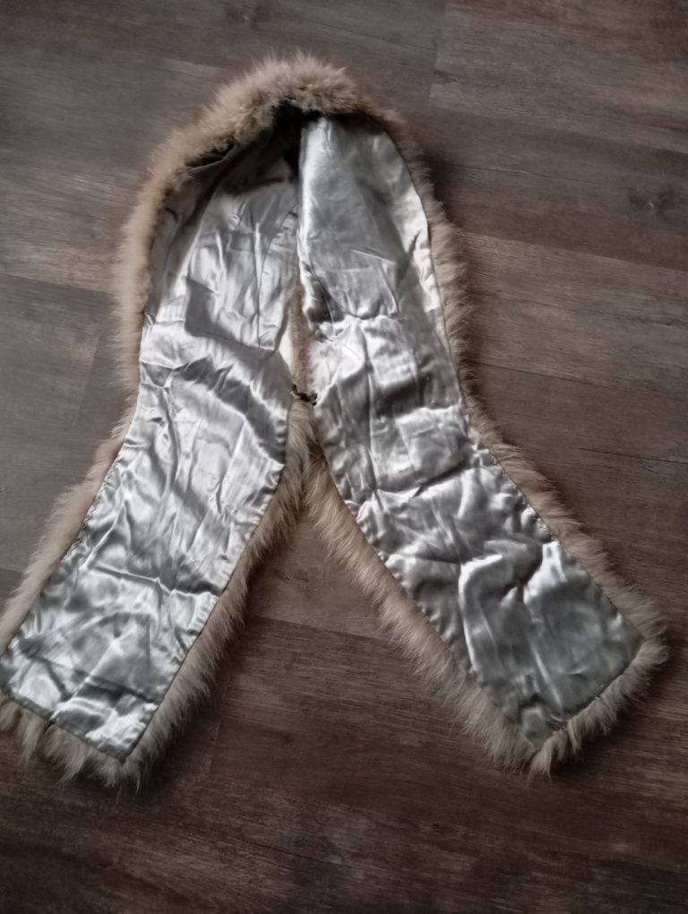 Kołnierz z lisa Fritz Jensen szerokość 20cm  długość 88cmx2  stan bard