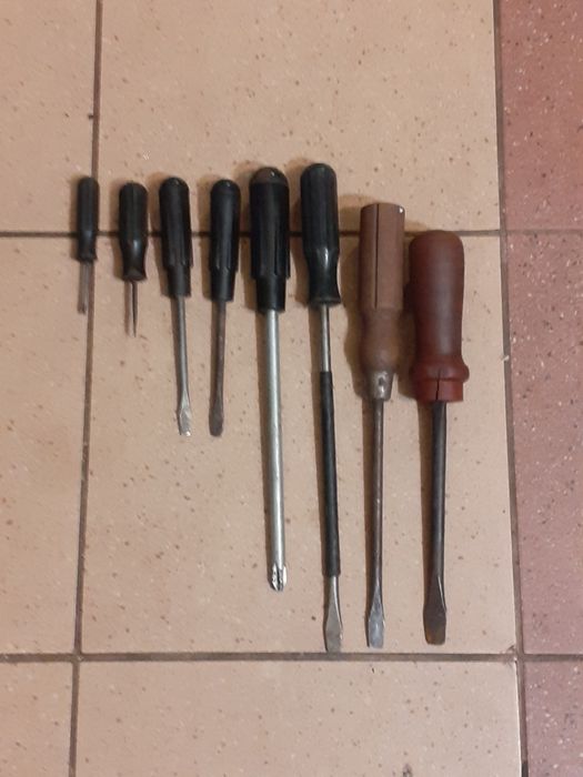 Stare śrubokręty z okresu PRL 8 szt