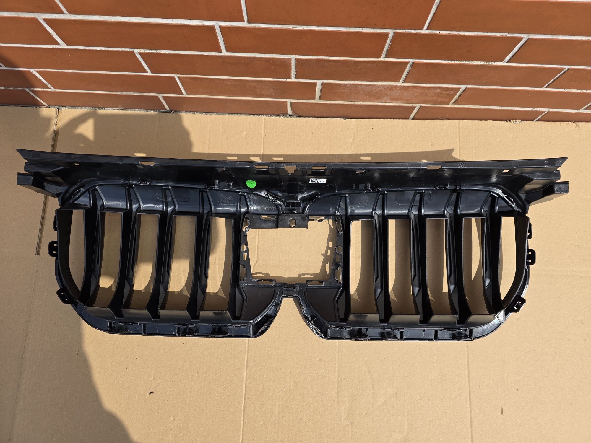 Grill Nerki Atrapa Chłodnicy BMW X1 U11 NOWY OE Shadow Czarny