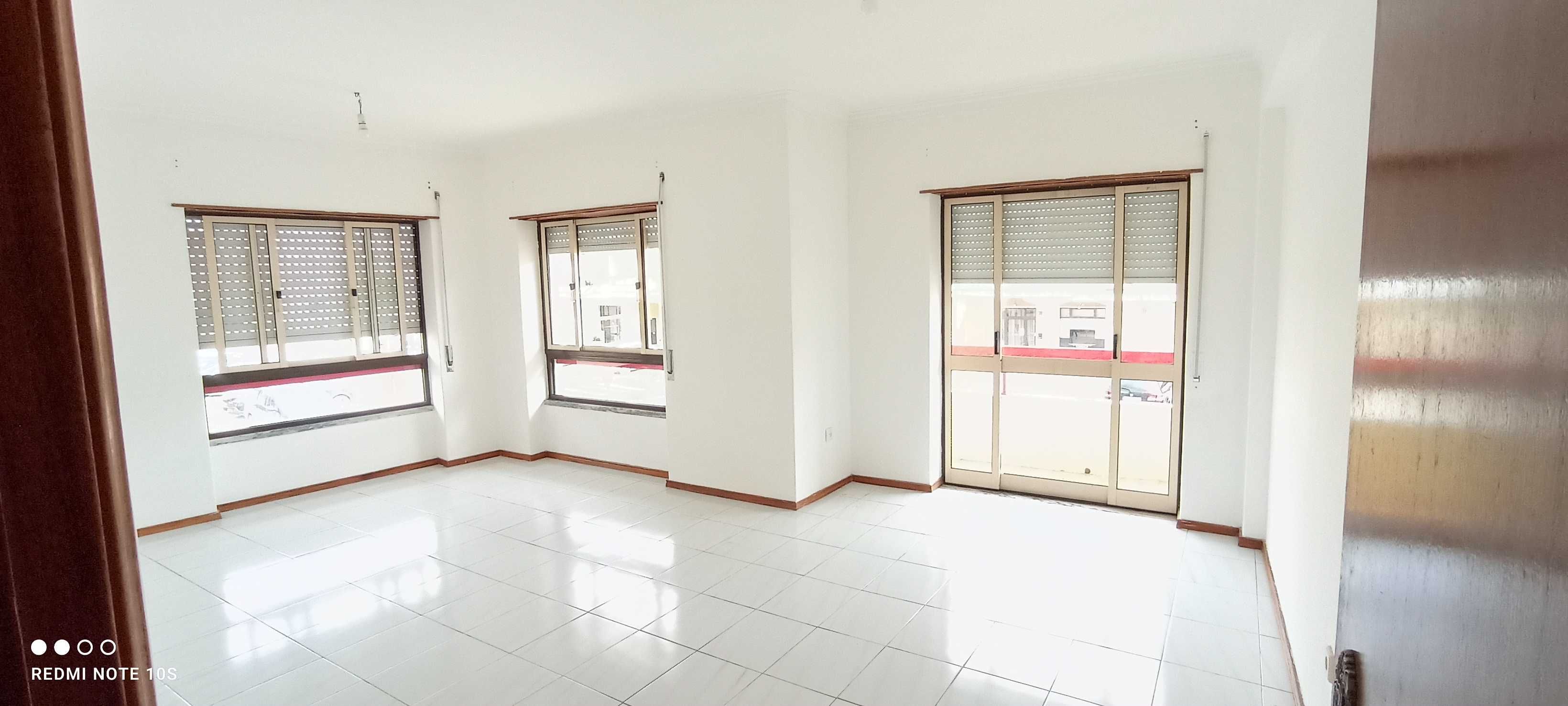 Apartamento T2 perto do tribunal da Moita