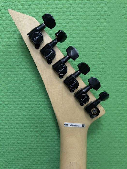 Продам Jackson JS32TQ mapple arch top