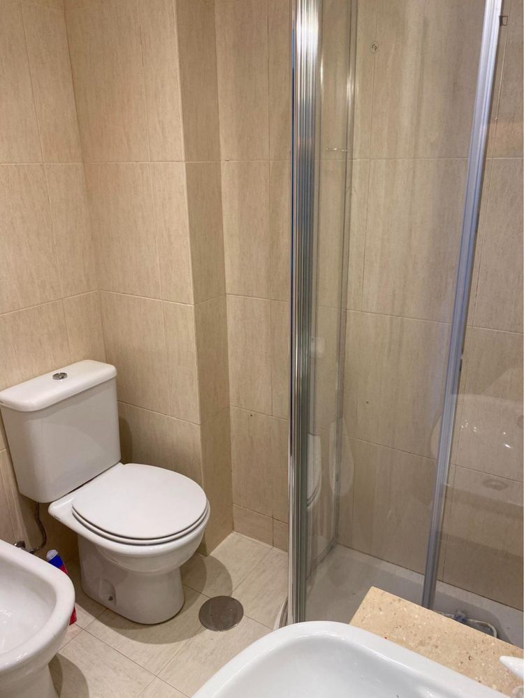 Quarto para arrendar na senhora da hora