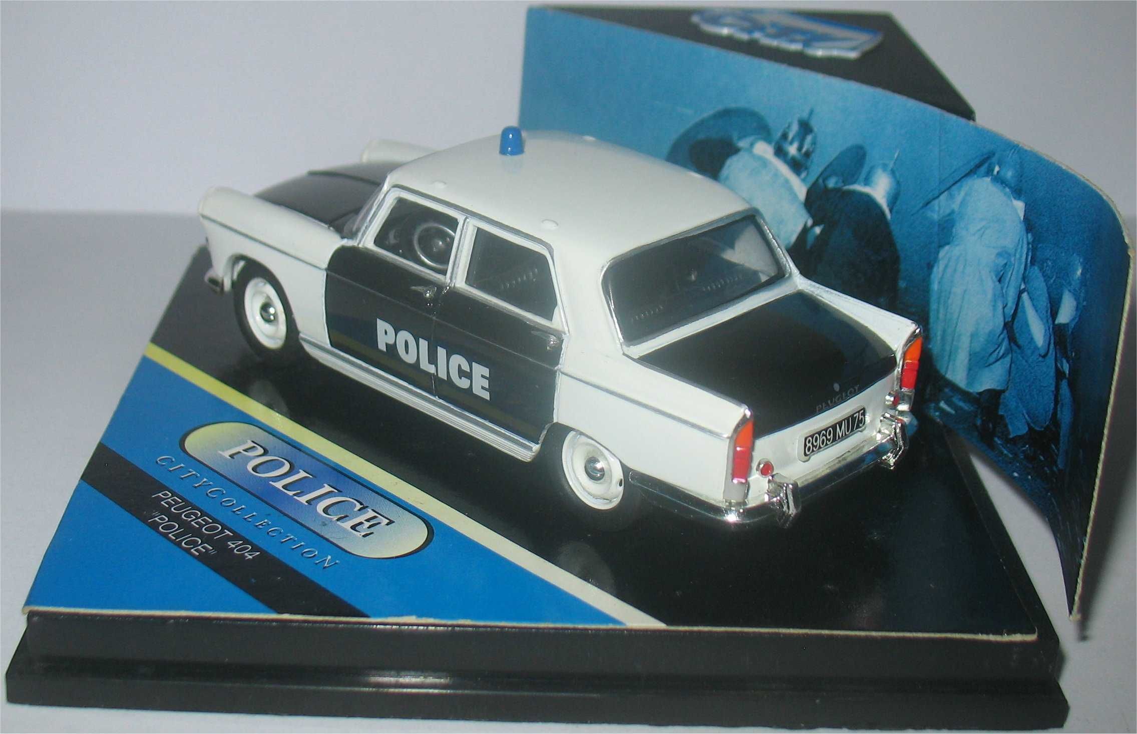 City (Vitesse) - Peugeot 404 - Police