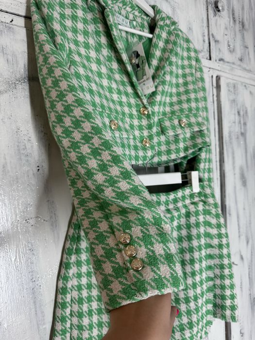 Костюм з  прихованими шортами