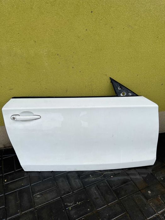 BMW E81 E82 E88 drzwi prawe białe