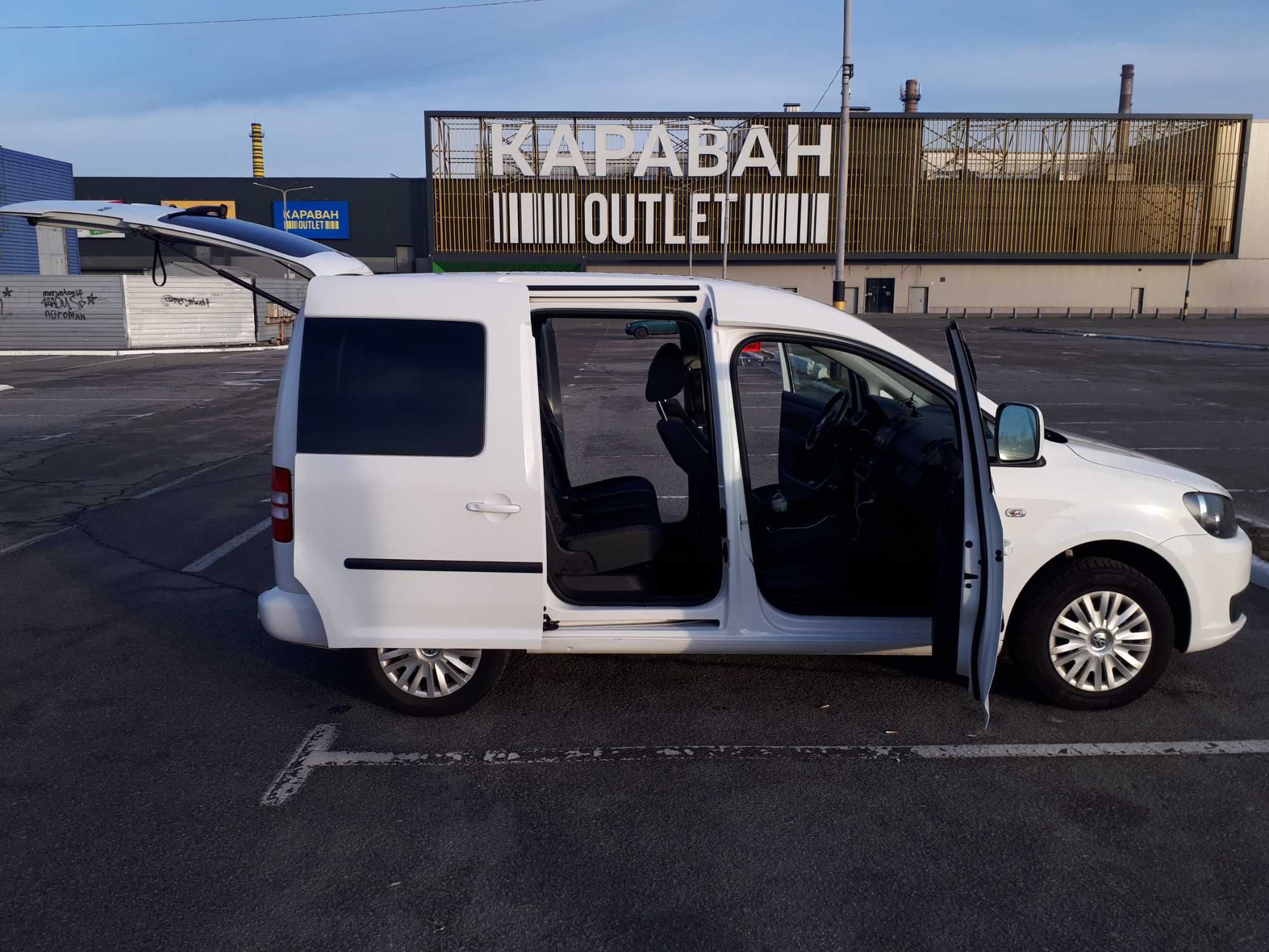 Продам автомобіль , Volkswagen Caddy 2014 року. (Оригінальний Пасажир)