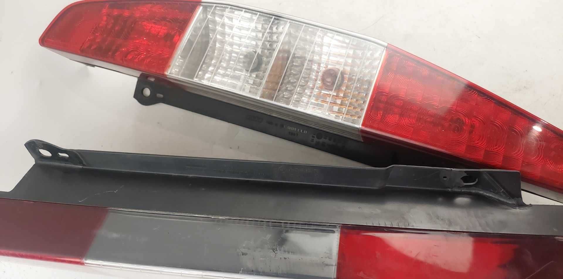 Lampa tył Fiat Doblo prawa/lewa komplet Europa 00-04 r