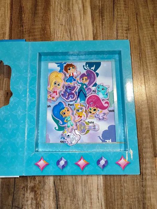 Shimmer i shine książka książeczka z figurkami układanka