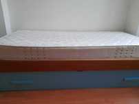 Cama de solteiro dupla