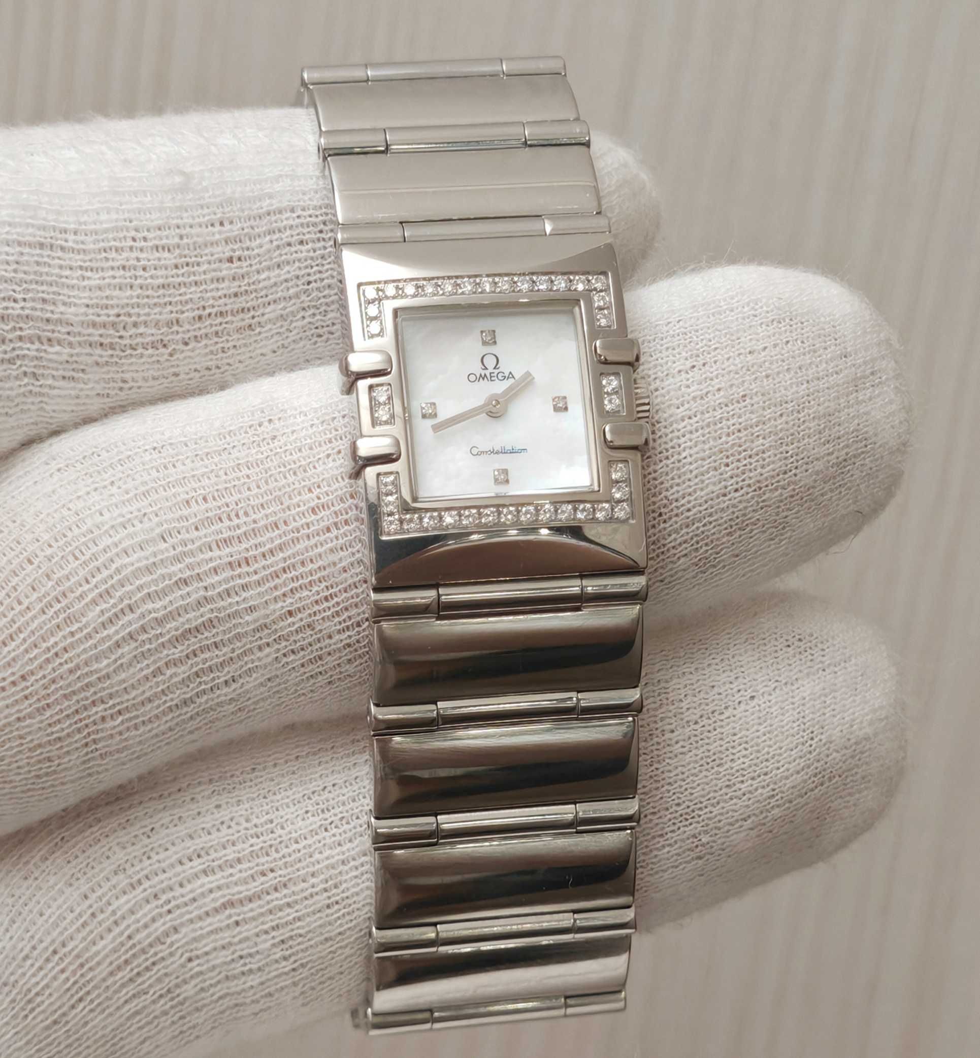 Жіночий годинник Omega Constellation Quadra 1528.76.00 Diamonds