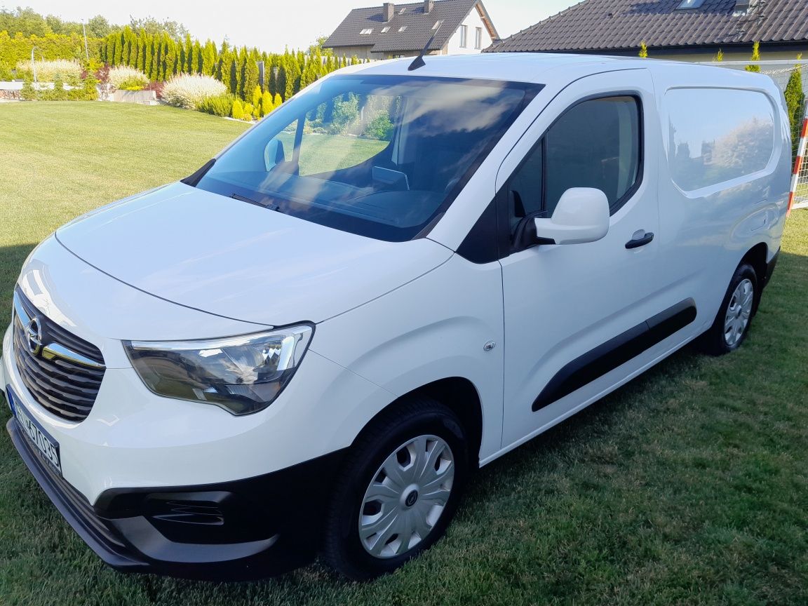 Sprzedam Opel Combo z 2020 1.5 hdi max długi . Bogata wersja tempomat