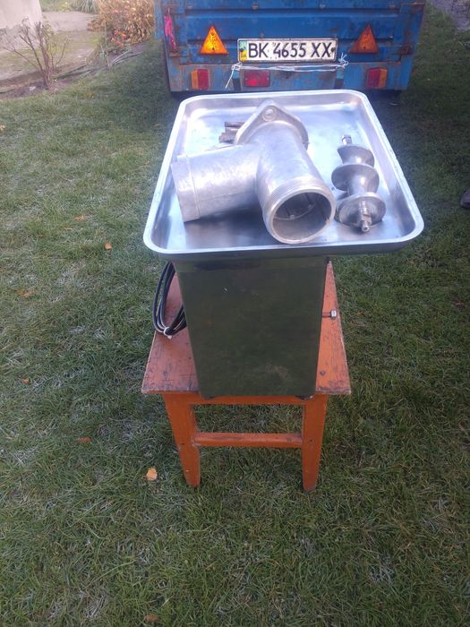 Продам м'ясорубку ММИ-350