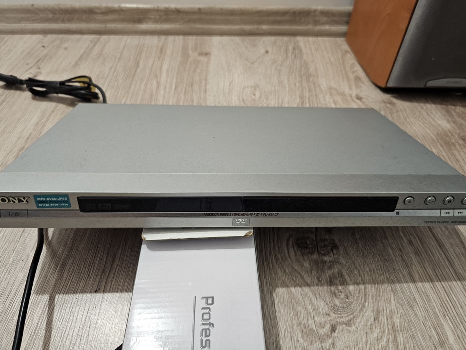 Odtwarzacz DVD w dobrym stanie technicznym