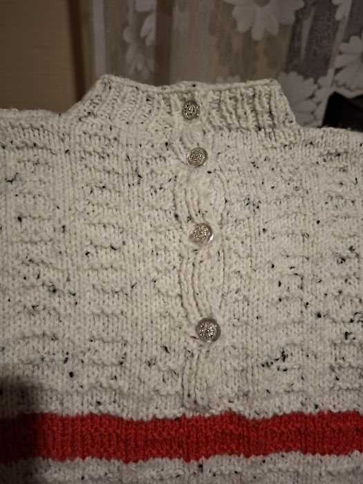 Sprzedam sweterek dla dziewczynki.