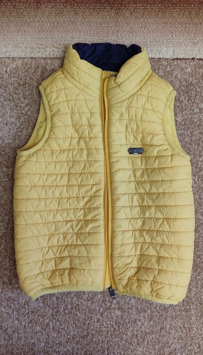 Утеплена жилетка на ріст 110