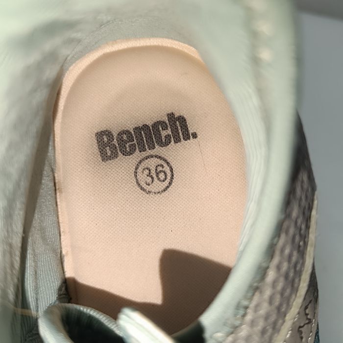 Кроссовки фирмы Bench размер 38