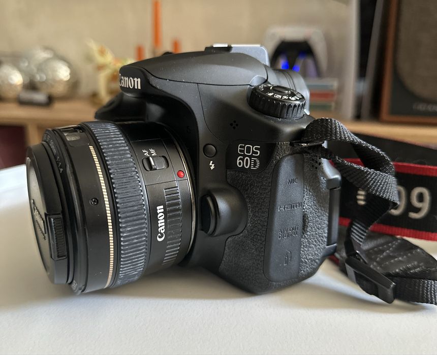 Canon 60D (без обʼєктива)
