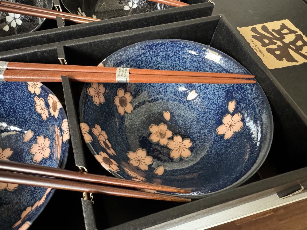 Zestaw misek ramen, set talerzy do azjatyckich