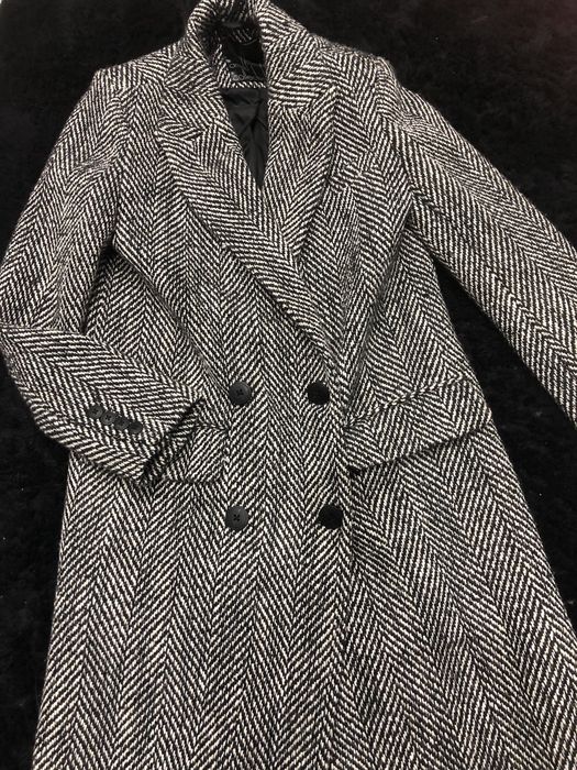 Płaszcz zimowy w jodełkę