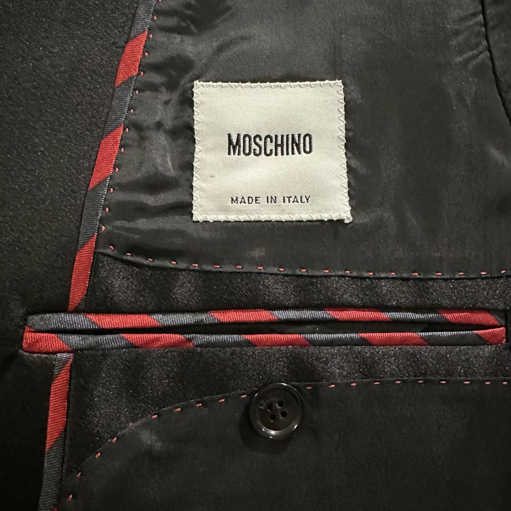 Чоловічий костюм Moschino