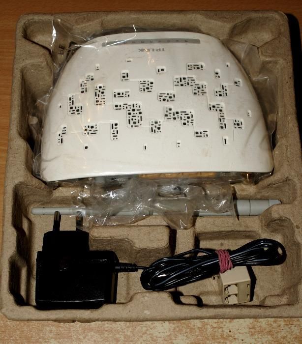 Router TP-LINK model TD-W8951ND
