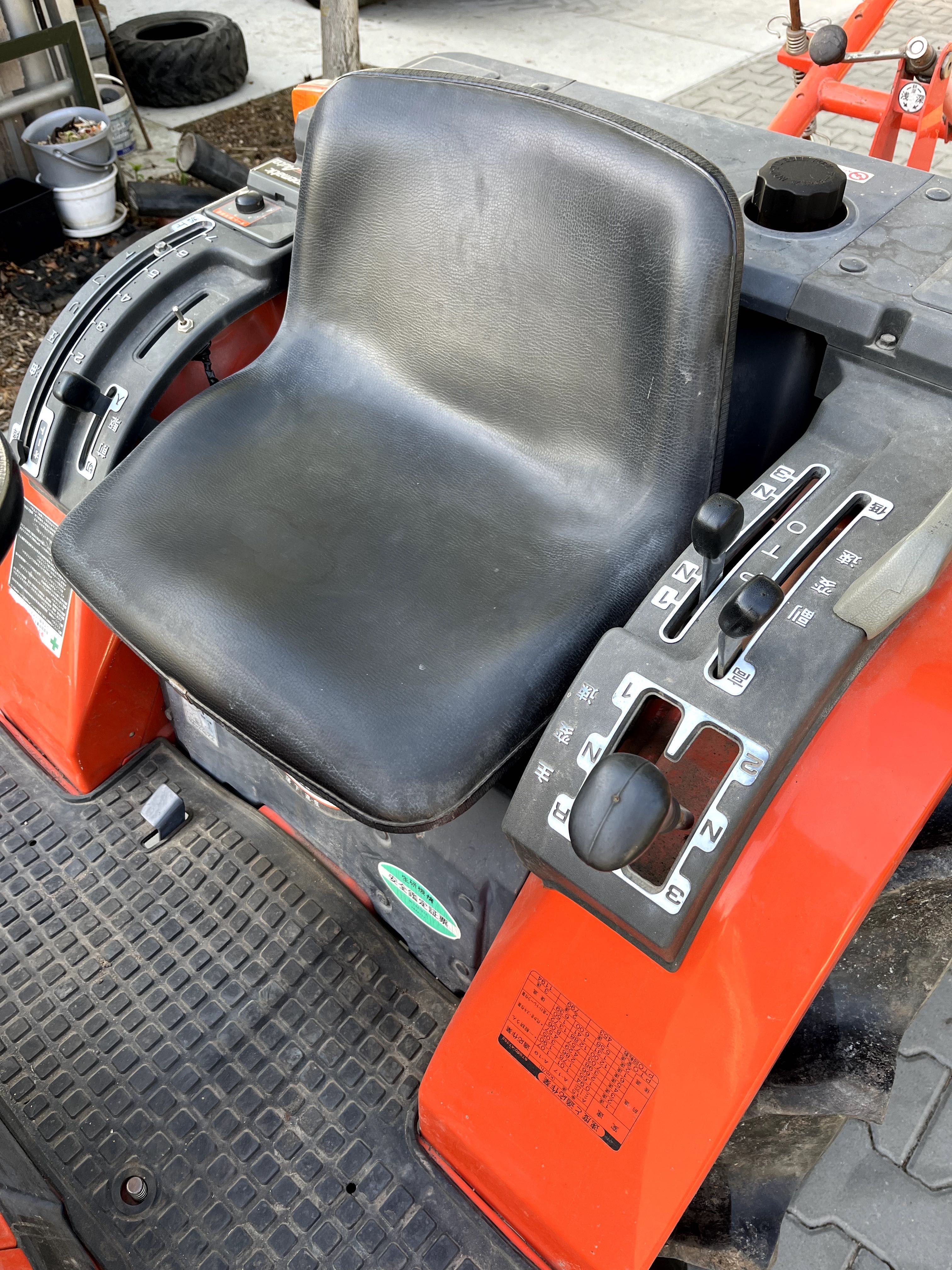 Traktorek Kubota Aste A17 4x4