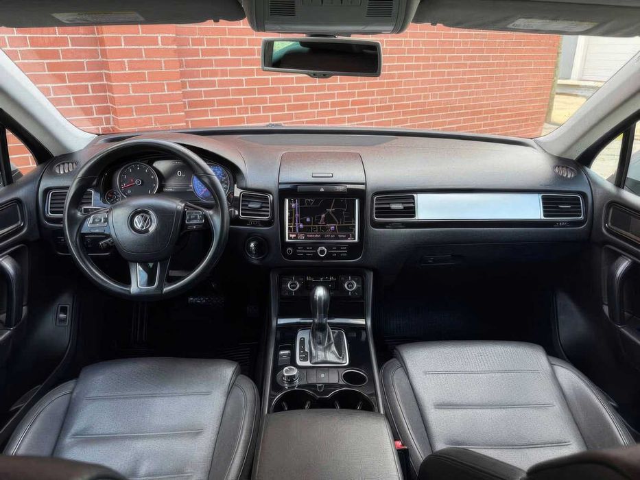 Volkswagen Touareg      2013