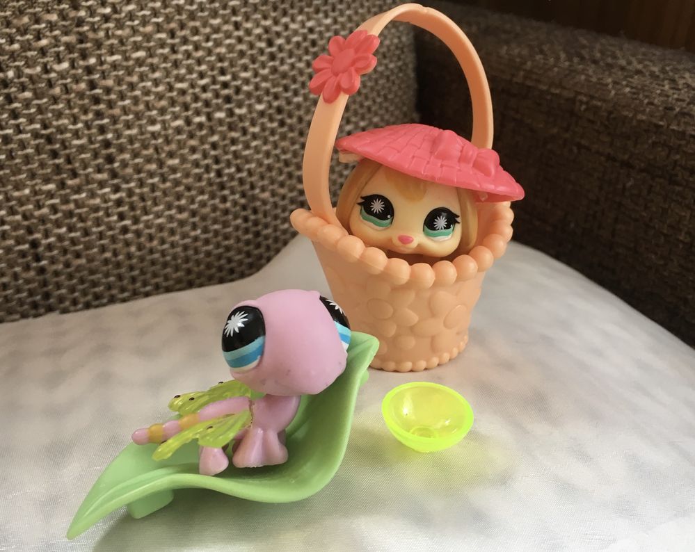 2 figurki Littlest Pet Shop LPS królik #864, ważka #865 + dodatki