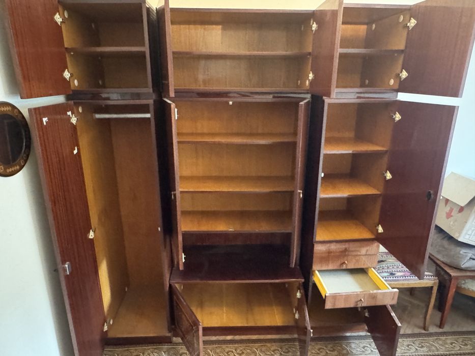 Меблі для вітальні, Стінка,шафа, бар